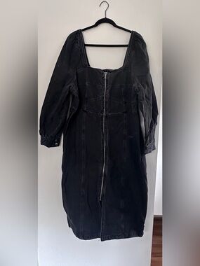 Black Zip-Front Jean Midi Dress with Puff Sleeves